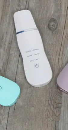 Ultrasonic Face Pore Cleaner